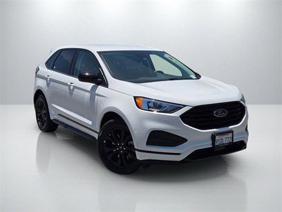 Used 2024 Ford Edge SE w/ Black Appearance Package