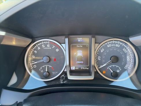 Certified 2022 Toyota Tacoma SR5 image 20