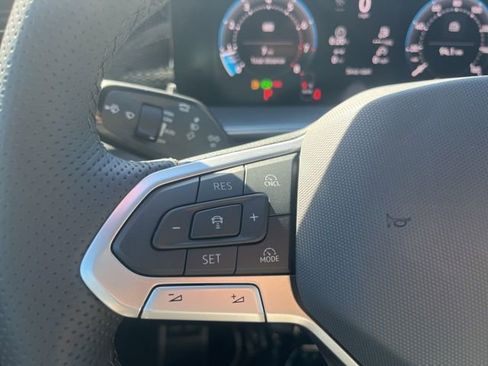 New 2026 Volkswagen Tiguan SE R-Line AWD/4WD image 8
