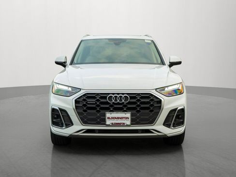 Used 2023 Audi Q5 2.0T Premium w/ Convenience Package AWD/4WD image 2