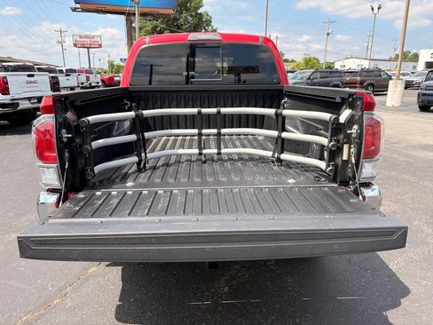 Used 2023 Toyota Tacoma TRD Off-Road AWD/4WD image 7