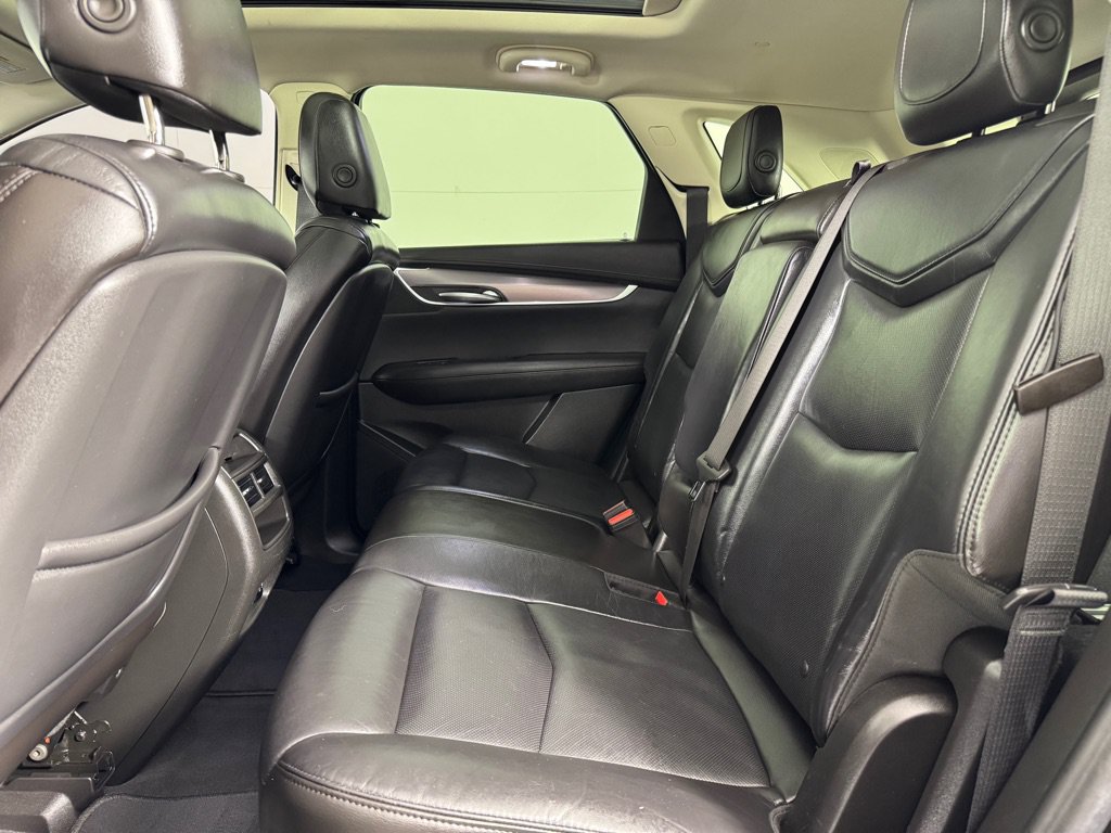 Used 2017 Cadillac XT5 Luxury w/ Driver Awareness Package AWD/4WD image 19