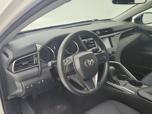 Used 2019 Toyota Camry LE FWD image 9