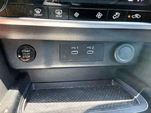 Certified 2025 Nissan Rogue SV FWD image 30