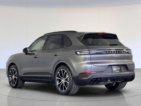 Certified 2024 Porsche Cayenne AWD/4WD image 3