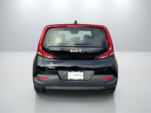 Certified 2022 Kia Soul LX w/ Technology Package image 6