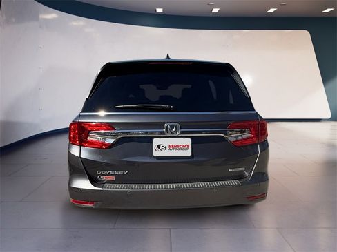 Used 2018 Honda Odyssey Touring image 4