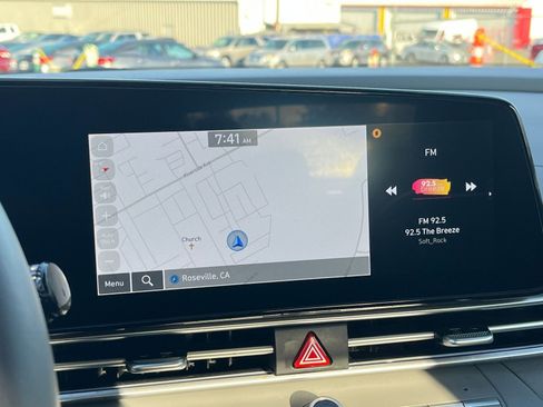 Used 2025 Hyundai Elantra SEL image 20