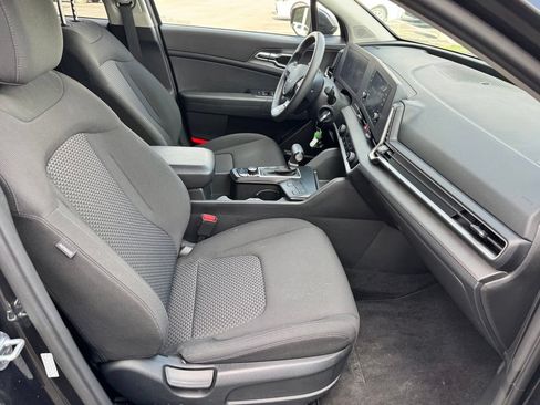 Used 2024 Kia Sportage LX FWD image 23