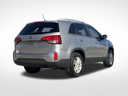 Used 2015 Kia Sorento LX image 6