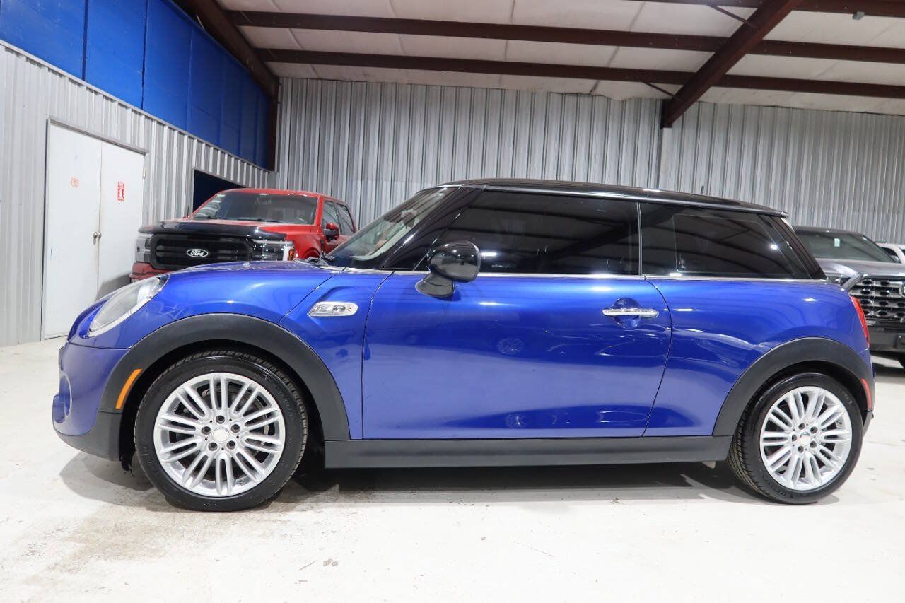 Used 2019 MINI Cooper S w/ Signature Upholstery Package FWD image 1