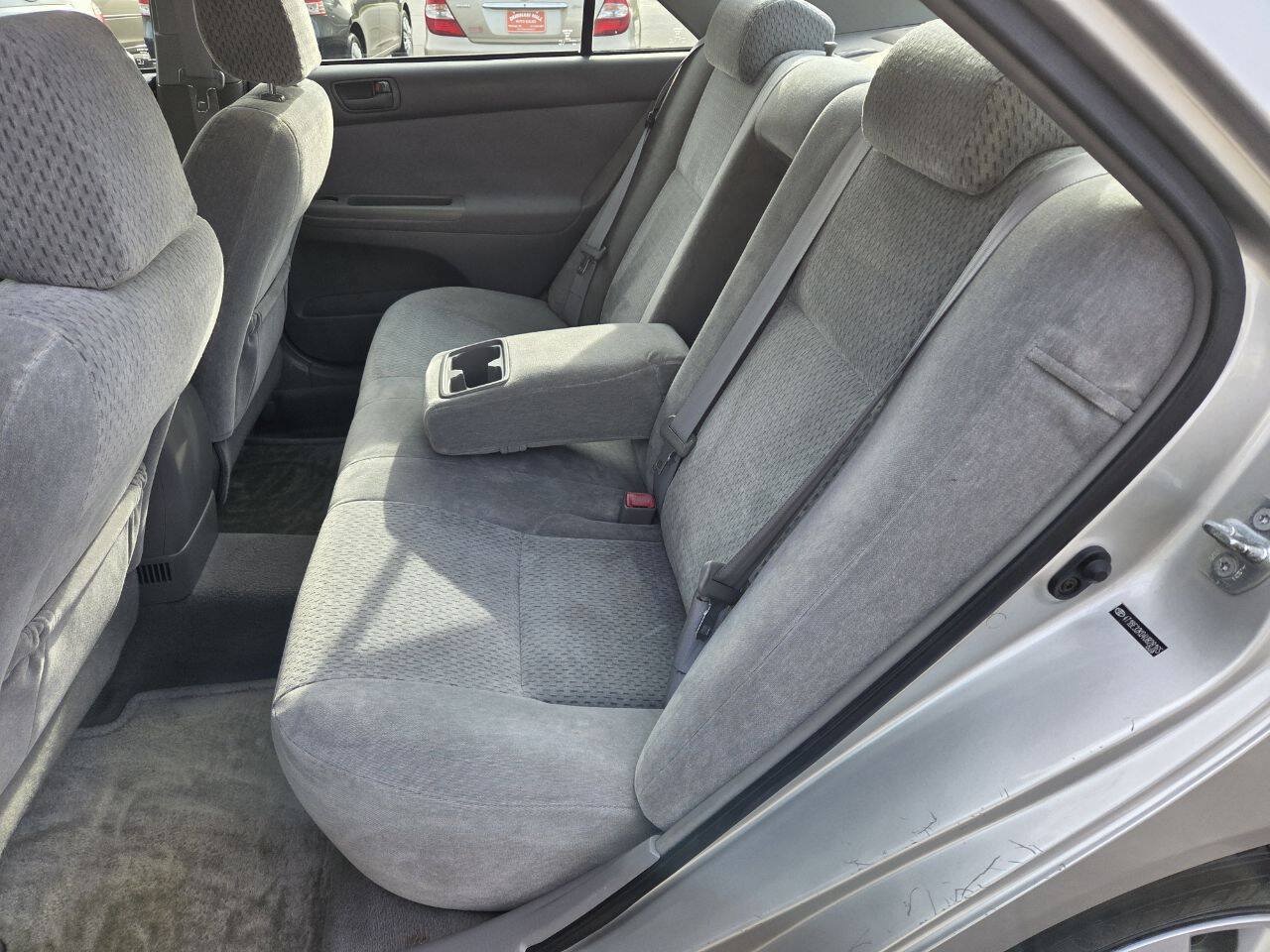 Used 2004 Toyota Camry LE FWD image 7