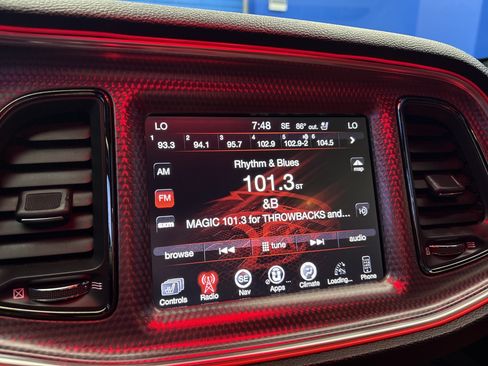 Used 2016 Dodge Challenger SRT Hellcat RWD image 18