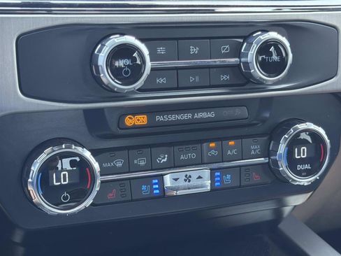 Used 2022 Ford F350 Platinum AWD/4WD image 18