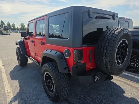 Used 2018 Jeep Wrangler Unlimited Sport w/ Connectivity Group AWD/4WD image 3