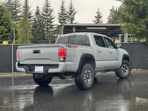 Used 2021 Toyota Tacoma TRD Off-Road w/ Technology Package AWD/4WD image 21
