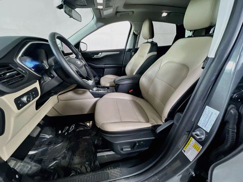 Used 2022 Ford Escape SEL w/ Technology Package FWD image 21