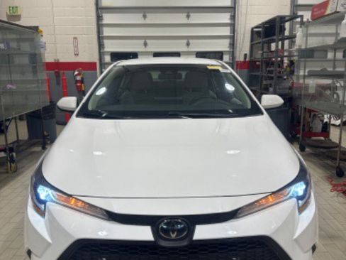 Used 2022 Toyota Corolla LE image 36