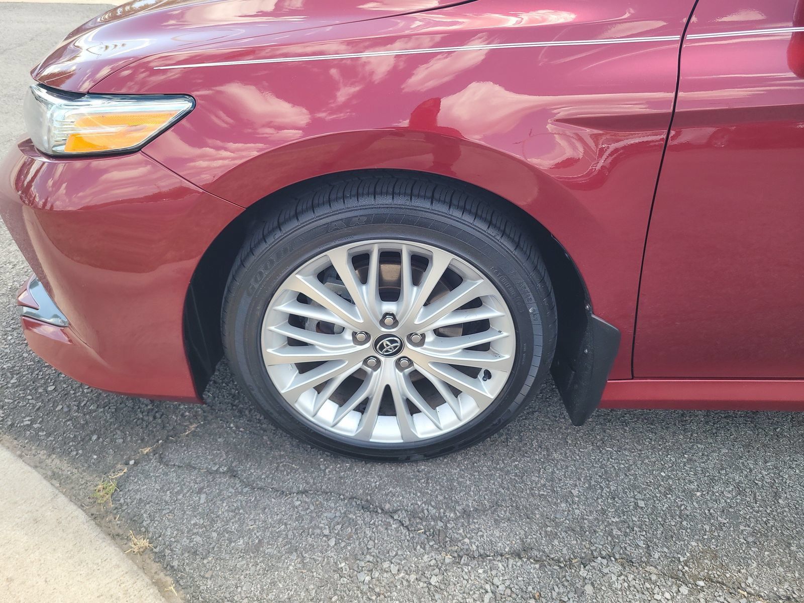 Used 2020 Toyota Camry XLE FWD image 9