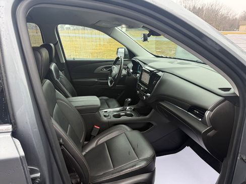 Used 2018 Chevrolet Traverse LT image 12