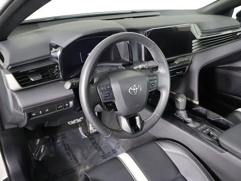 Used 2025 Toyota Camry SE image 23