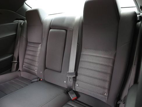 Used 2010 Dodge Challenger SE RWD image 8