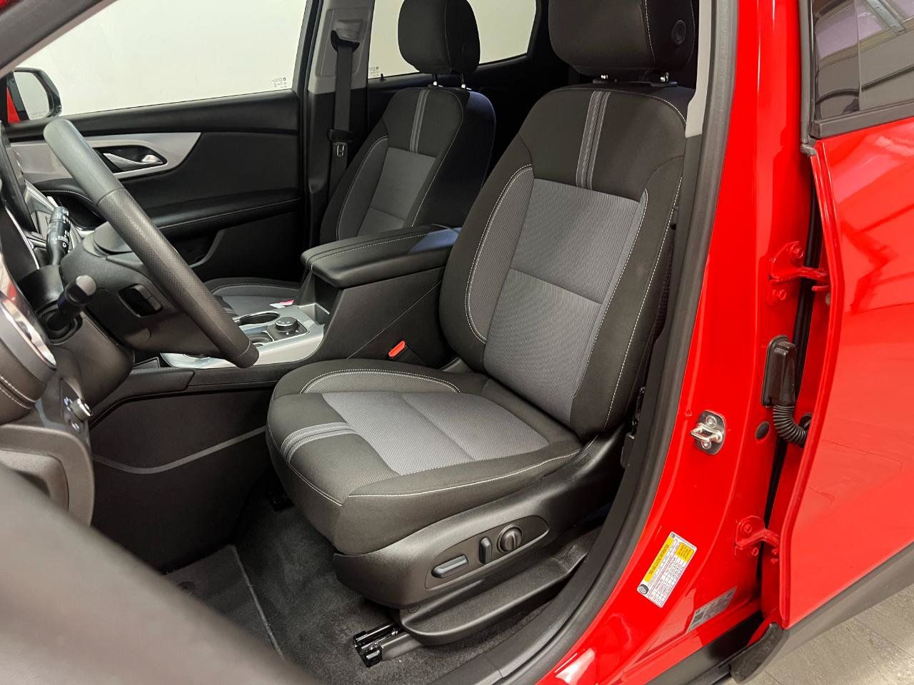 Used 2026 Chevrolet Blazer LT FWD image 20