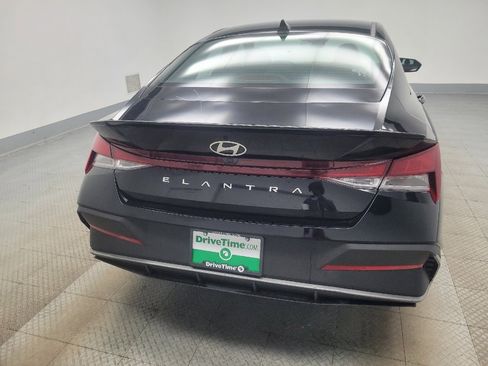 Used 2025 Hyundai Elantra Sport FWD image 7