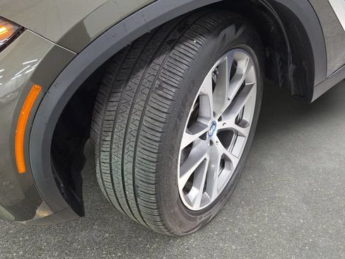 Used 2024 BMW X5 xDrive50e w/ Premium Package AWD/4WD image 26