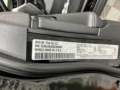 New 2025 Jeep Grand Cherokee Laredo X image 9