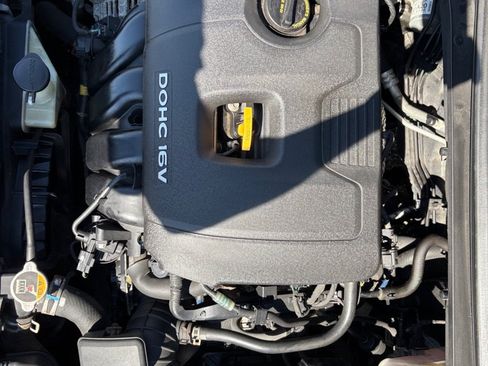 Used 2018 Hyundai Elantra Value Edition FWD image 16