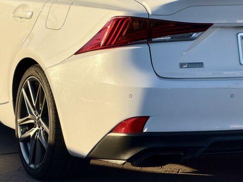 Used 2019 Lexus IS 300 F Sport w/ F Sport Package RWD image 11