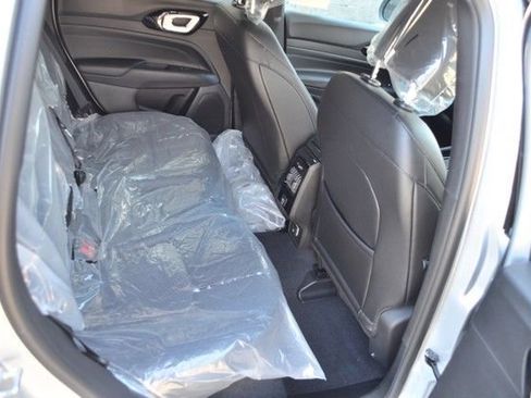 New 2026 Jeep Compass Latitude image 31