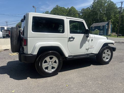 Used 2012 Jeep Wrangler Sahara w/ Connectivity Group AWD/4WD image 10