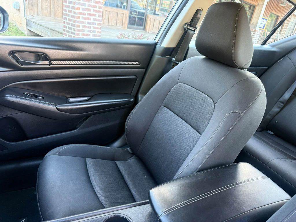 Used 2023 Nissan Altima 2.5 S FWD image 12
