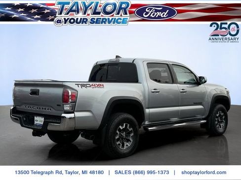 Used 2022 Toyota Tacoma TRD Off-Road w/ Black Out Package (TMS) AWD/4WD image 4