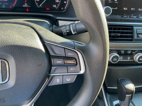 Used 2018 Honda Accord LX image 11