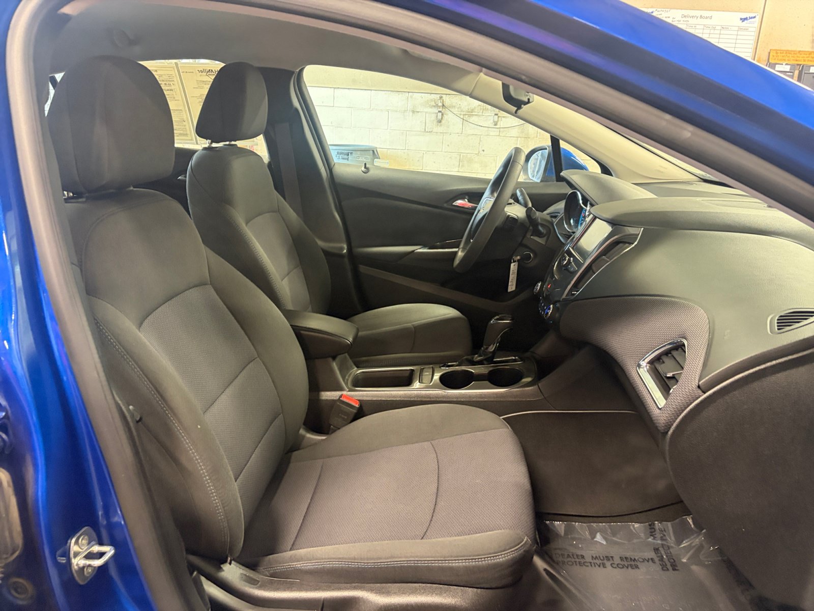 Used 2017 Chevrolet Cruze LT FWD image 28