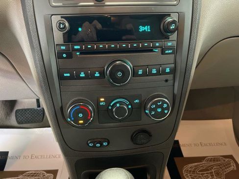Used 2009 Chevrolet HHR LT FWD image 32