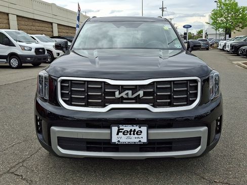 Certified 2023 Kia Telluride S w/ S Sunroof Package AWD/4WD image 2