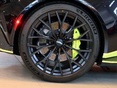 Used 2023 Aston Martin V12 Vantage RWD image 69