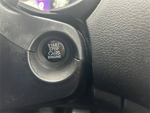 Used 2016 Jeep Renegade Latitude image 19