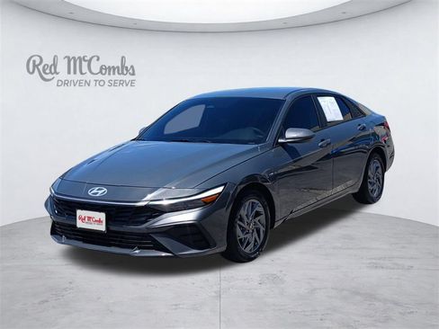 Used 2025 Hyundai Elantra Hybrid FWD image 1