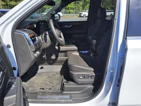 Used 2026 GMC Yukon Denali w/ Sun & Power Step Package RWD image 4