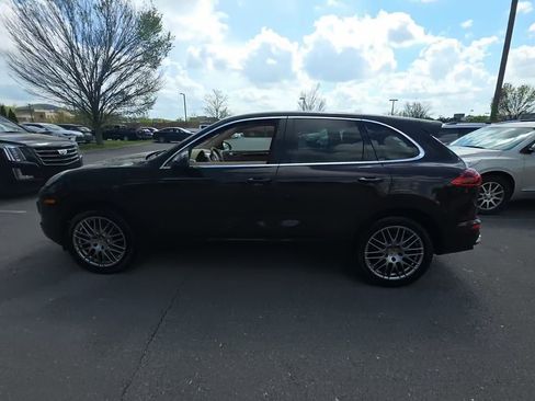 Used 2016 Porsche Cayenne image 2