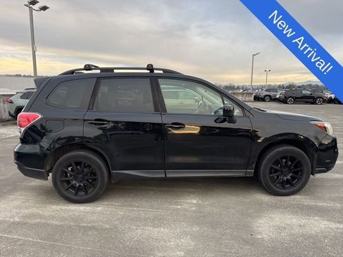 Used 2017 Subaru Forester 2.5i Premium w/ All-Weather Package image 8
