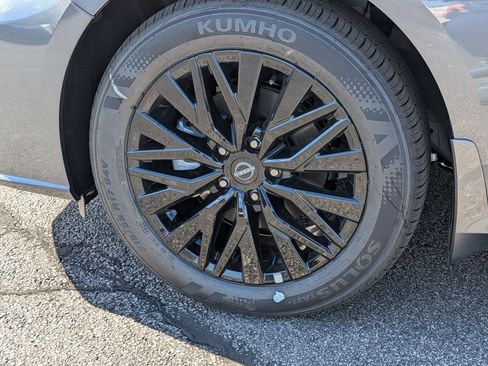 New 2025 Nissan Altima 2.5 SV image 10