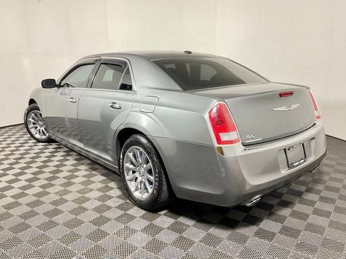 Used 2012 Chrysler 300 Limited RWD image 8