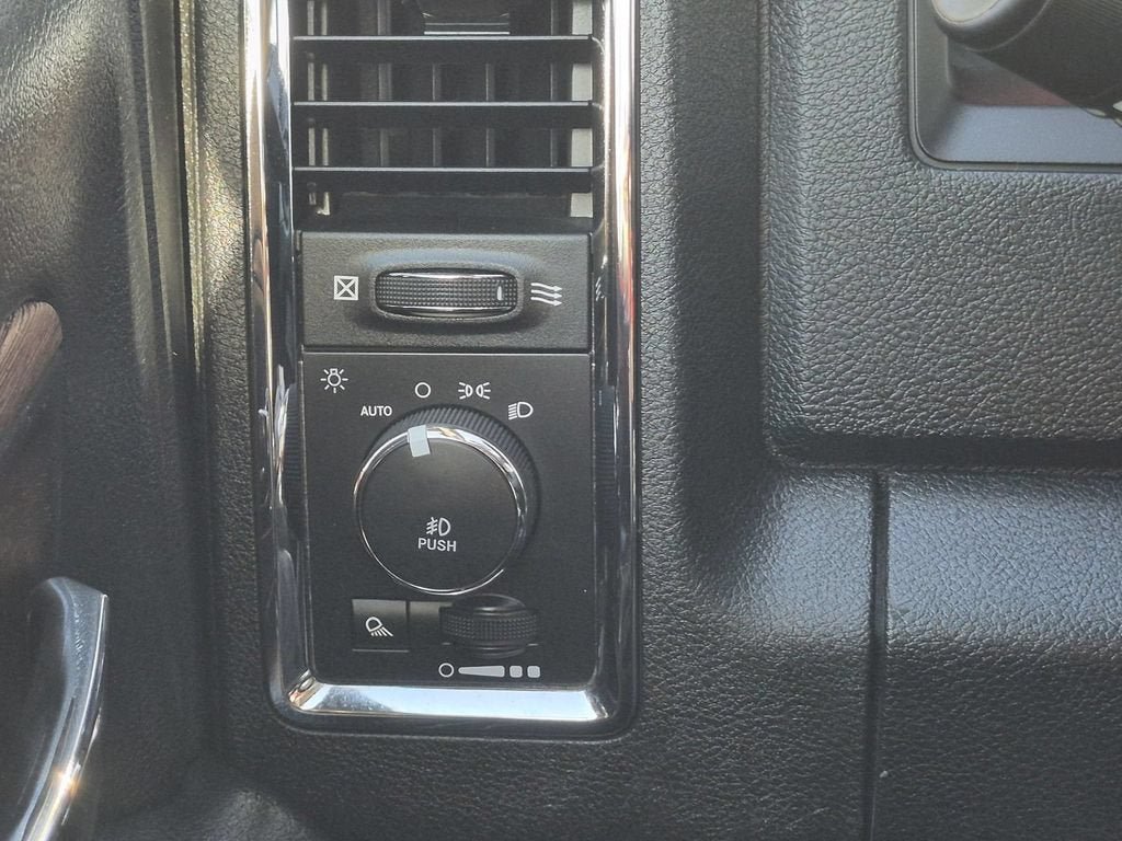 Used 2018 RAM 2500 Laramie RWD image 20