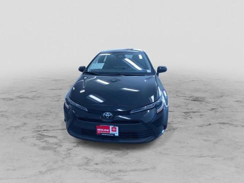 Used 2025 Toyota Corolla LE image 5